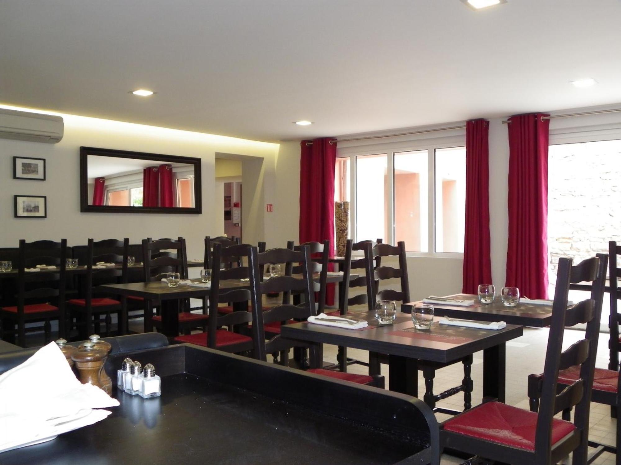Hotel Comptoir Et Dependances Frontonas